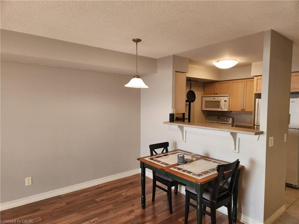 2922-700 Humberwood Boulevard, Etobicoke, ON - Indoor Photo Showing Other Room