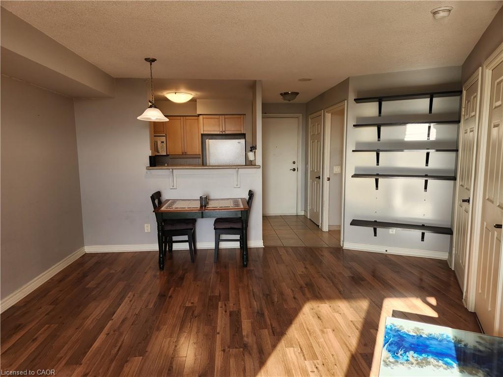 2922-700 Humberwood Boulevard, Etobicoke, ON - Indoor