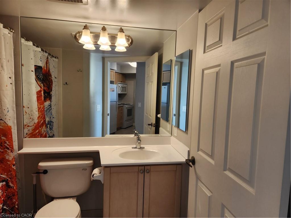 2922-700 Humberwood Boulevard, Etobicoke, ON - Indoor Photo Showing Bathroom