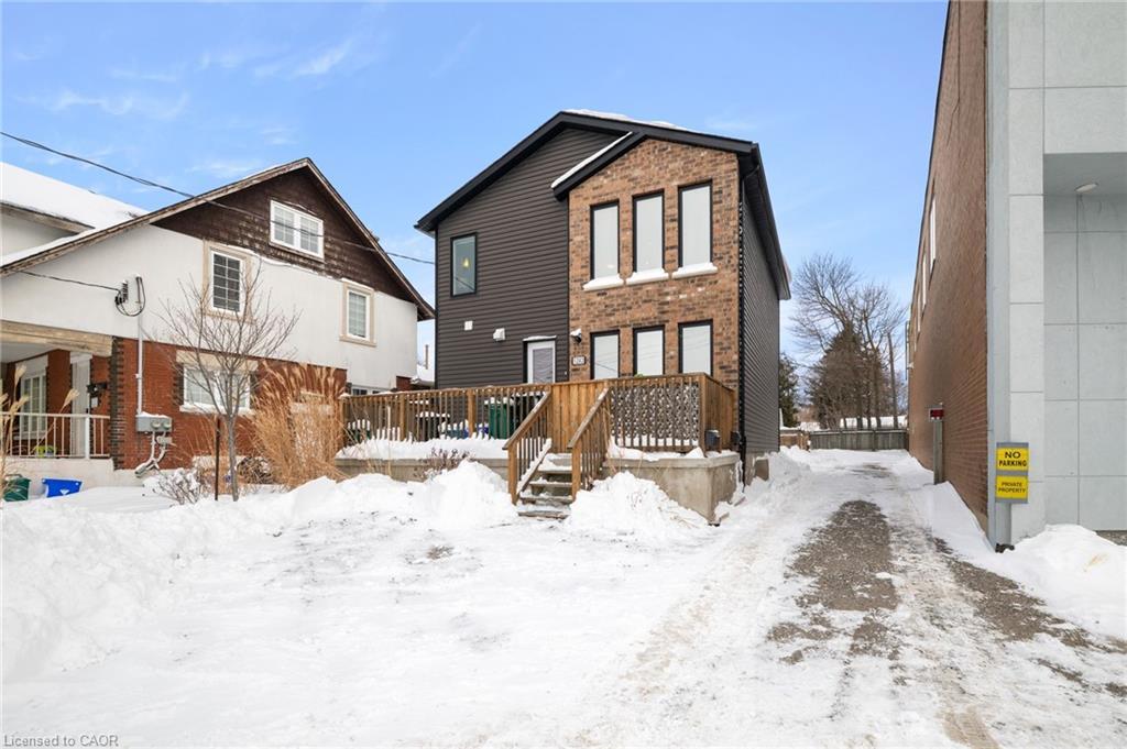 1242 King Street E, Kitchener, ON - Outdoor