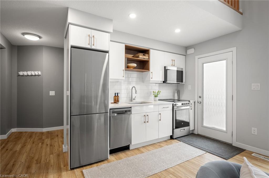 1242 King Street E, Kitchener, ON - Indoor Photo Showing Kitchen With Upgraded Kitchen