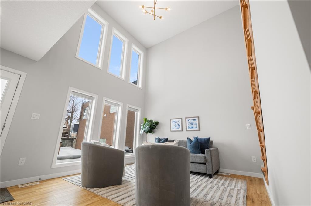 1242 King Street E, Kitchener, ON - Indoor Photo Showing Other Room