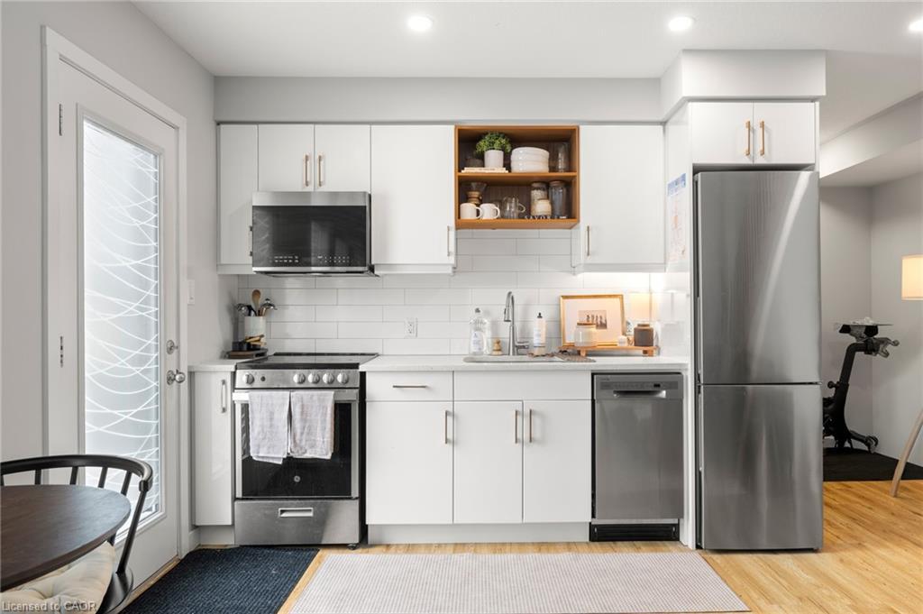 1242 King Street E, Kitchener, ON - Indoor Photo Showing Kitchen