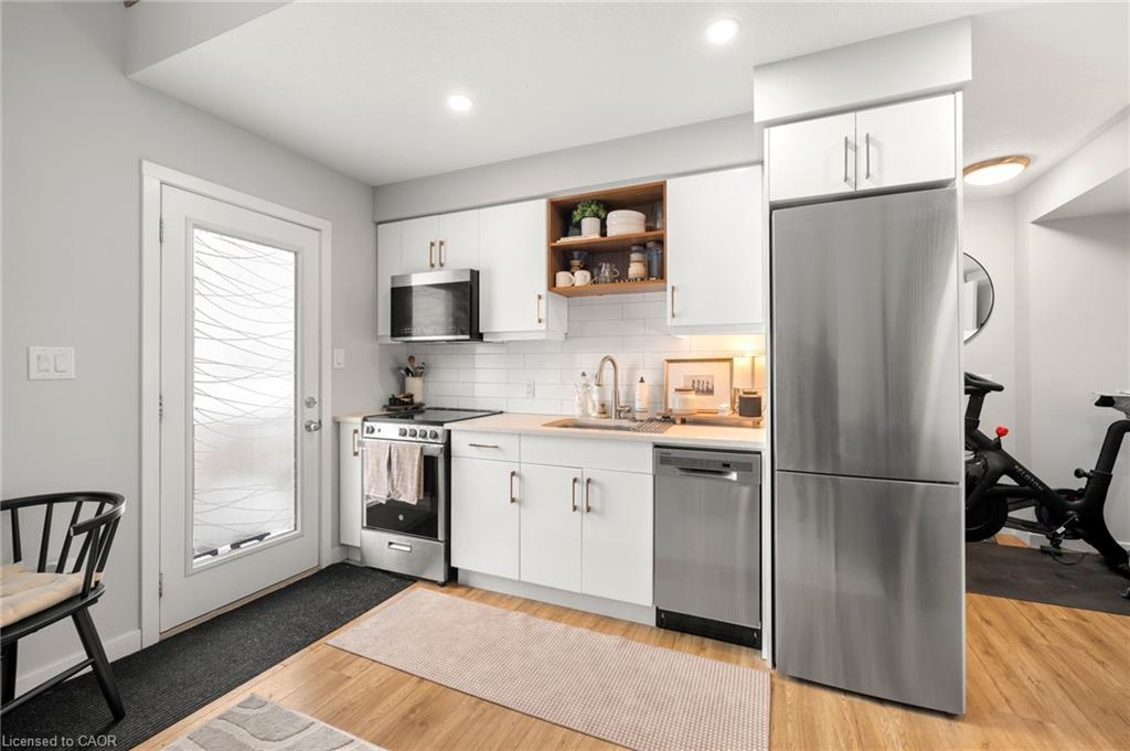 1242 King Street E, Kitchener, ON - Indoor Photo Showing Kitchen