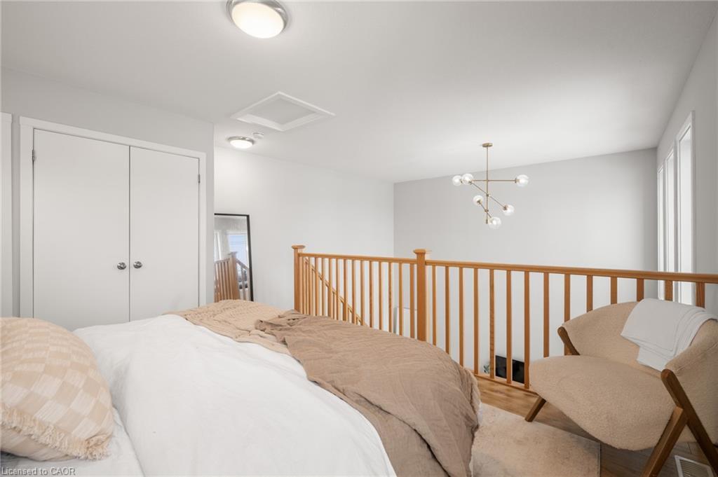 1242 King Street E, Kitchener, ON - Indoor Photo Showing Bedroom