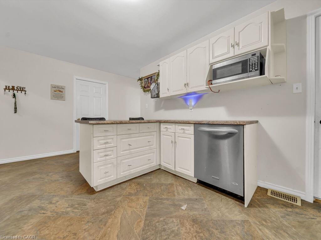 125 Stonyburn Crescent, Cambridge, ON - Indoor Photo Showing Kitchen