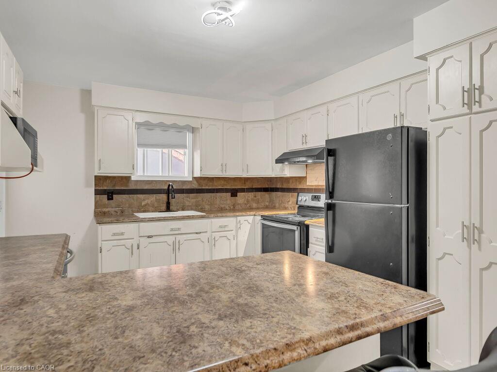 125 Stonyburn Crescent, Cambridge, ON - Indoor Photo Showing Kitchen