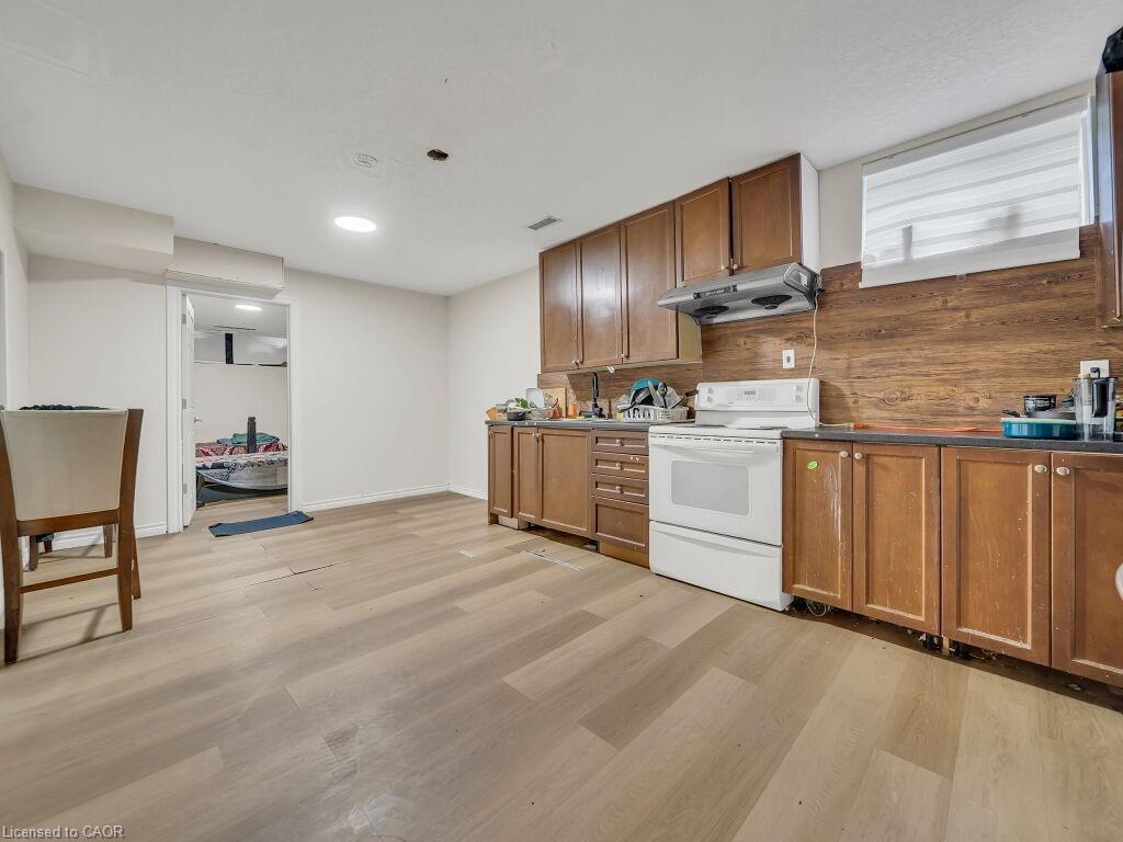 125 Stonyburn Crescent, Cambridge, ON - Indoor Photo Showing Kitchen