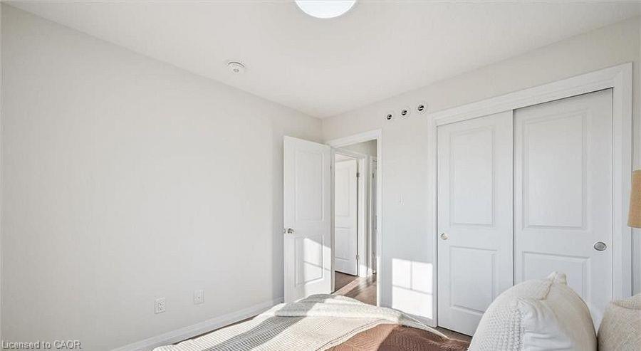 D9-24 Morrison Road, Kitchener, ON - Indoor Photo Showing Bedroom