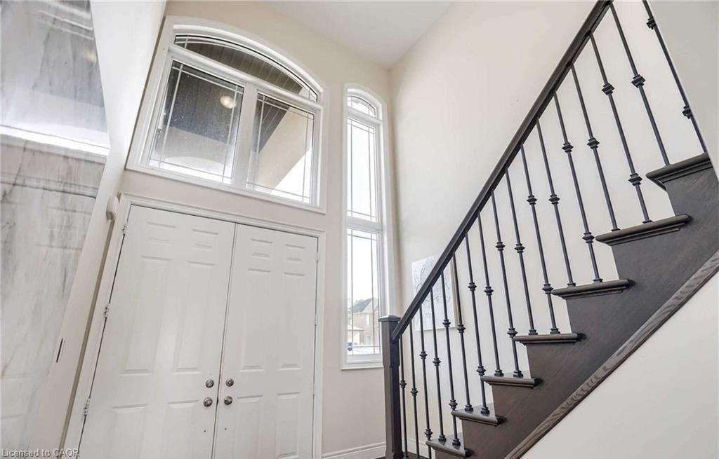 238 Nashville Circle, Hamilton, ON - Indoor Photo Showing Other Room