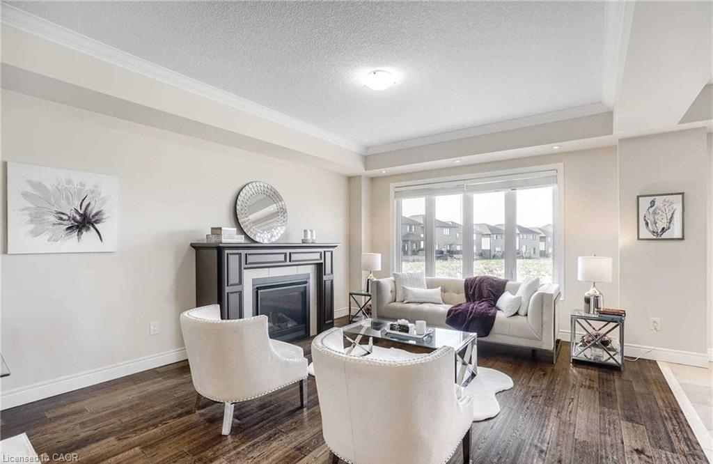 238 Nashville Circle, Hamilton, ON - Indoor Photo Showing Living Room With Fireplace