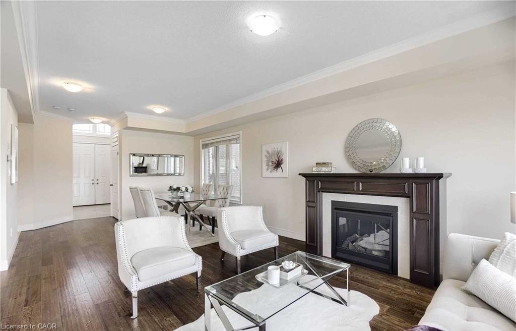 238 Nashville Circle, Hamilton, ON - Indoor Photo Showing Living Room With Fireplace