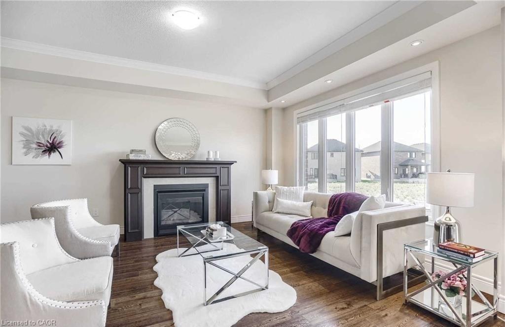 238 Nashville Circle, Hamilton, ON - Indoor Photo Showing Living Room With Fireplace