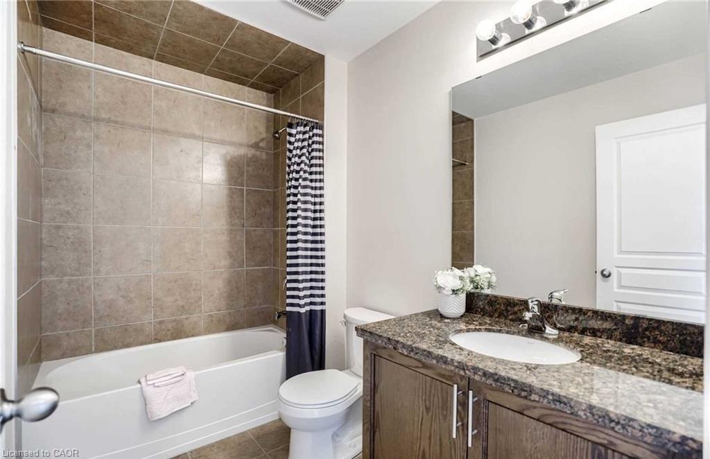 238 Nashville Circle, Hamilton, ON - Indoor Photo Showing Bathroom