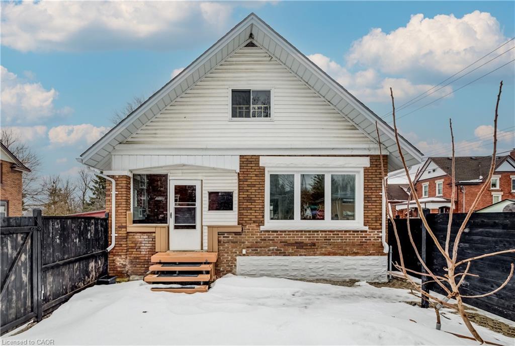 151 Courtland Avenue E, Kitchener, ON - Outdoor