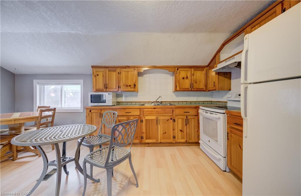 151 Courtland Avenue E, Kitchener, ON - Indoor Photo Showing Other Room