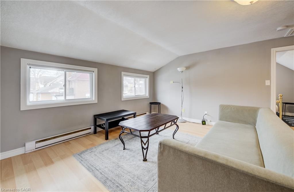 151 Courtland Avenue E, Kitchener, ON - Indoor