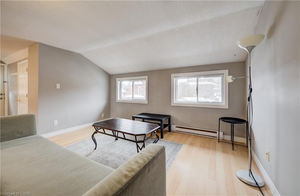 151 Courtland Avenue E, Kitchener, ON - Indoor