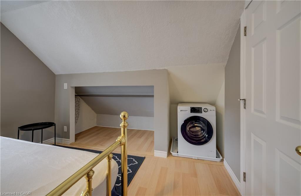 151 Courtland Avenue E, Kitchener, ON - Indoor Photo Showing Laundry Room