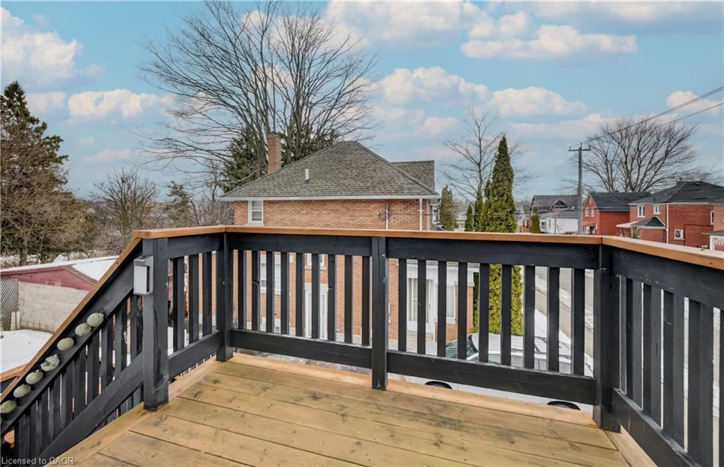 151 Courtland Avenue E, Kitchener, ON - Outdoor