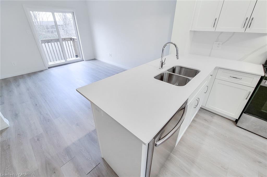 20-720 Grey Street, Brantford, ON - Indoor Photo Showing Kitchen With Double Sink