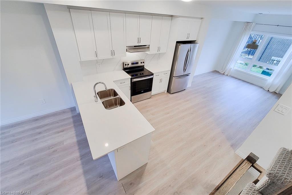 20-720 Grey Street, Brantford, ON - Indoor Photo Showing Kitchen With Double Sink With Upgraded Kitchen