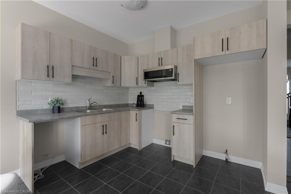 142 Willson Drive, Thorold, ON - Indoor Photo Showing Kitchen
