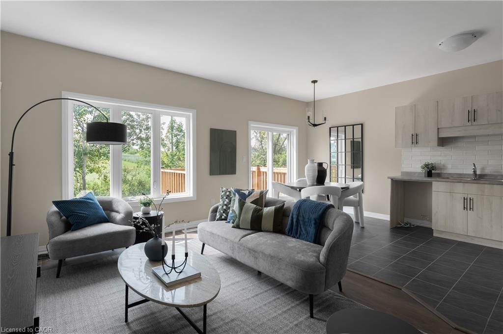 142 Willson Drive, Thorold, ON - Indoor Photo Showing Living Room