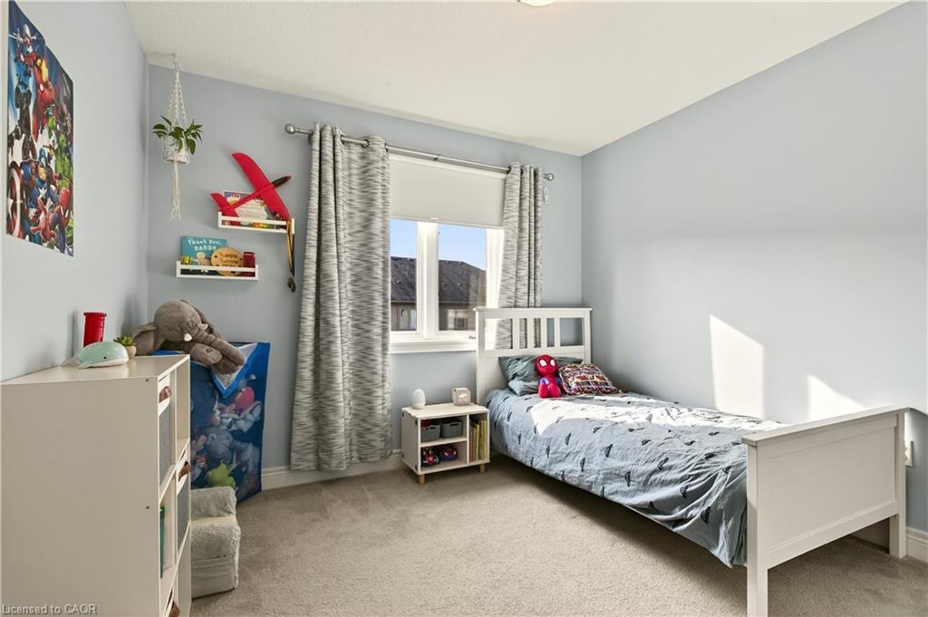 263 Pumpkin Pass, Hamilton, ON - Indoor Photo Showing Bedroom