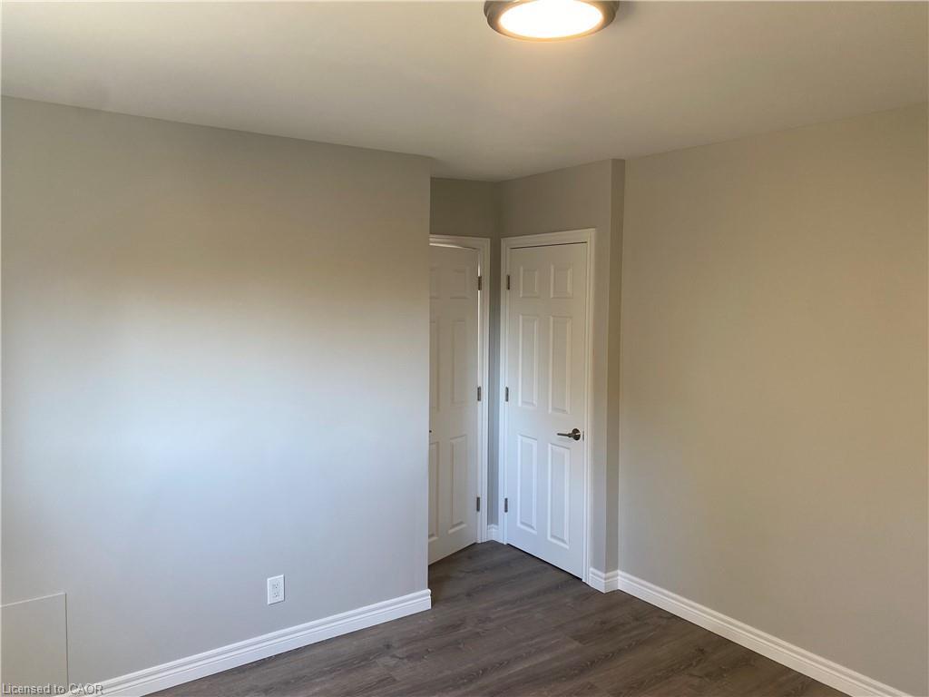 10-154 Elgin Street N, Cambridge, ON - Indoor Photo Showing Other Room