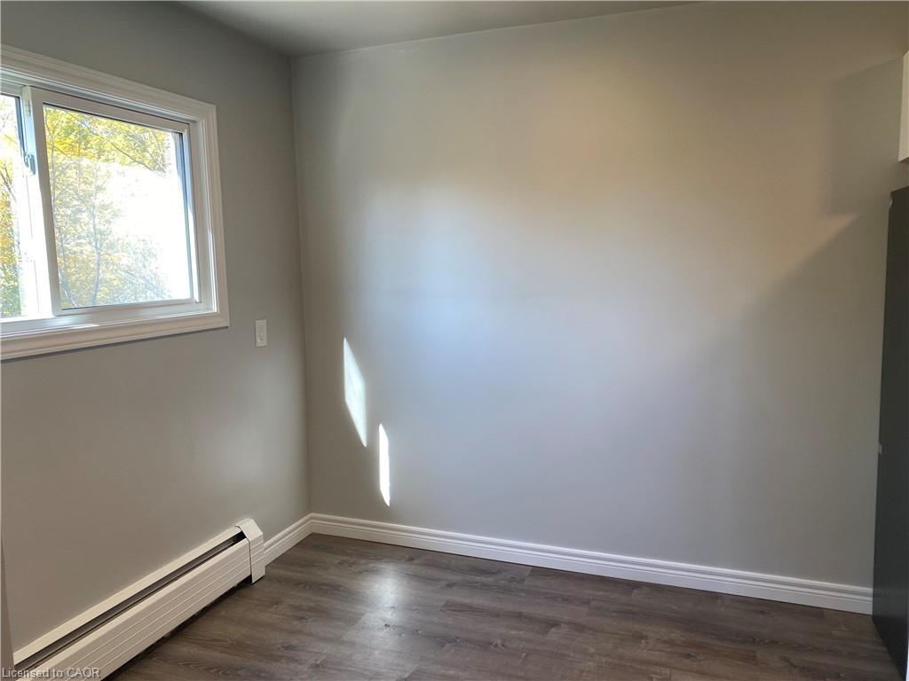 10-154 Elgin Street N, Cambridge, ON - Indoor Photo Showing Other Room