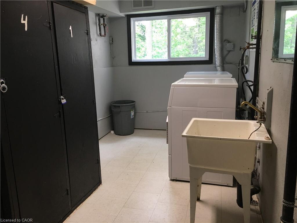 10-154 Elgin Street N, Cambridge, ON - Indoor Photo Showing Laundry Room