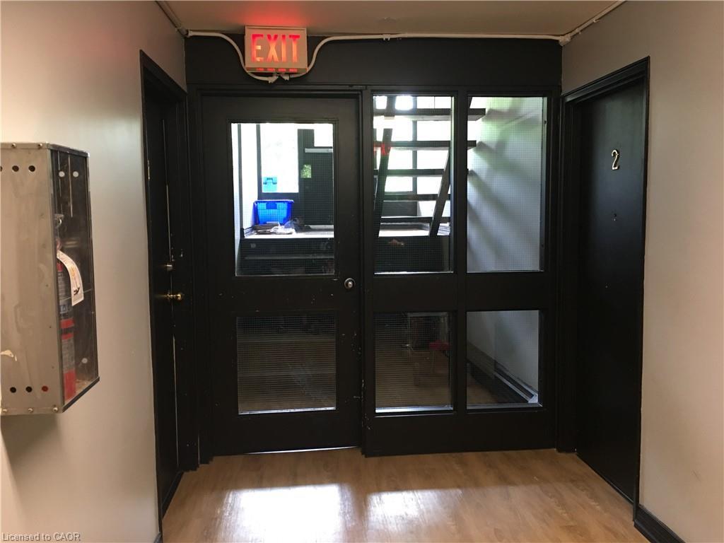 10-154 Elgin Street N, Cambridge, ON - Indoor Photo Showing Other Room