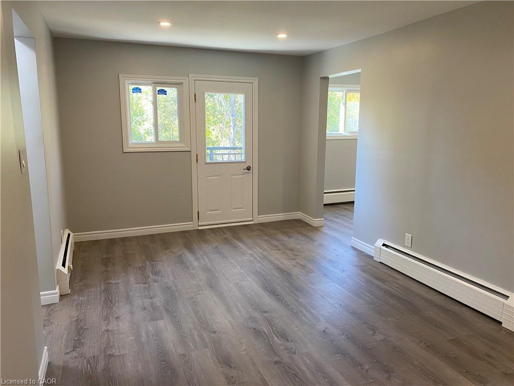 10-154 Elgin Street N, Cambridge, ON - Indoor Photo Showing Other Room