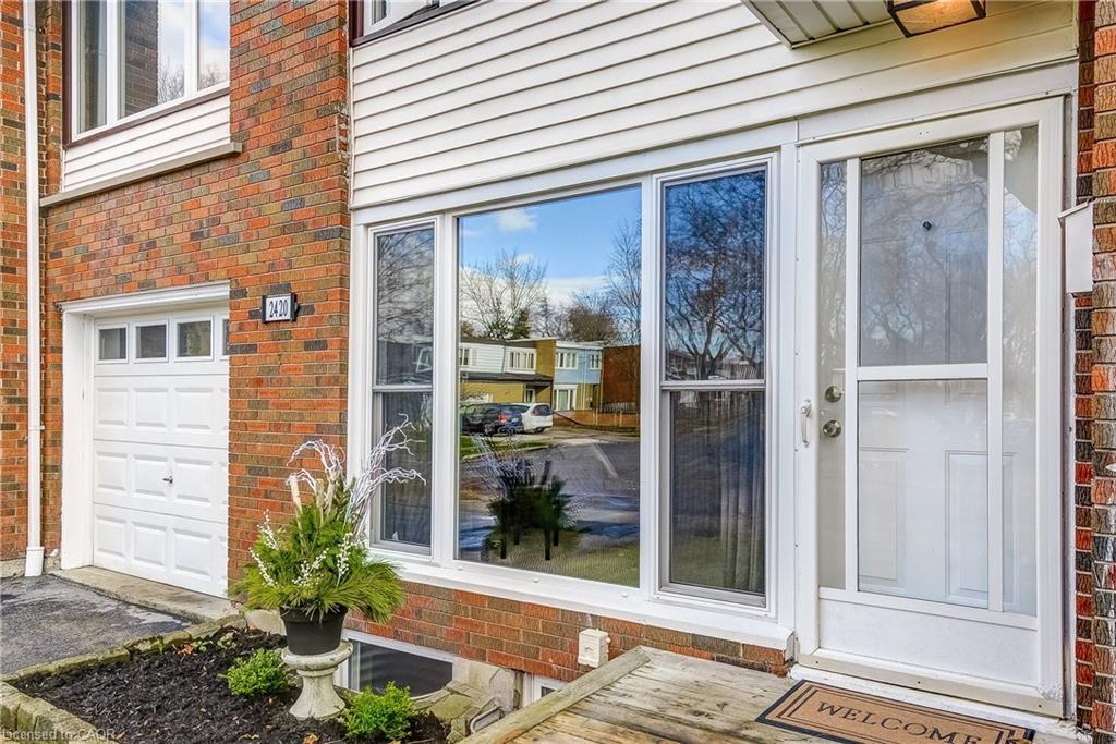 2420 Maryvale Court, Burlington, ON - Outdoor With Exterior