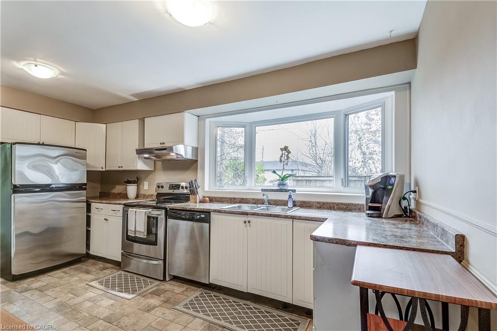 2420 Maryvale Court, Burlington, ON - Indoor Photo Showing Kitchen With Double Sink
