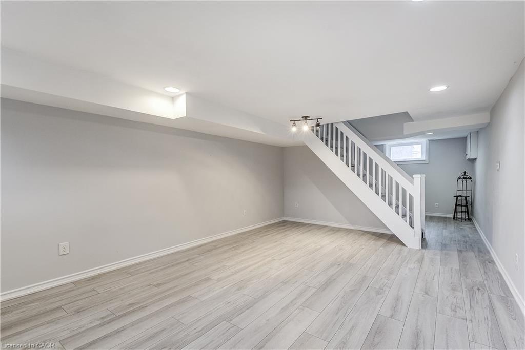 2420 Maryvale Court, Burlington, ON - Indoor Photo Showing Other Room