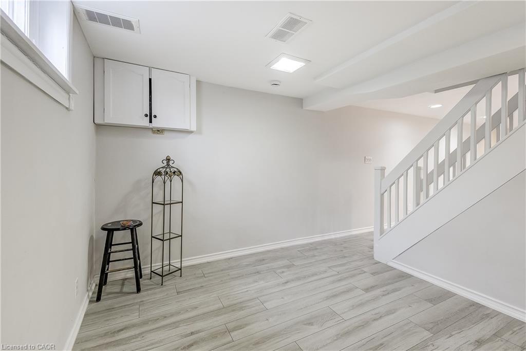2420 Maryvale Court, Burlington, ON - Indoor Photo Showing Other Room