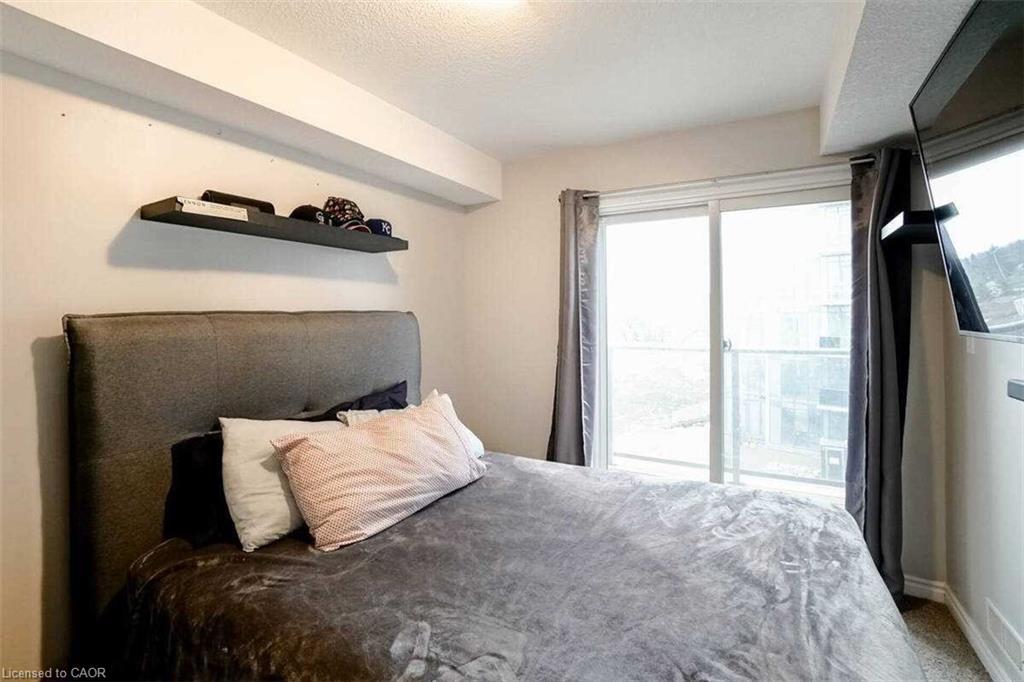 B19-1430 Highland Road W, Kitchener, ON - Indoor Photo Showing Bedroom