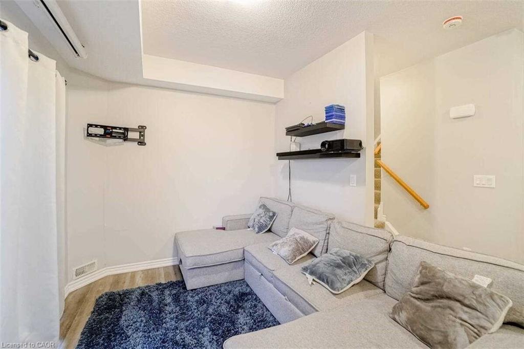 B19-1430 Highland Road W, Kitchener, ON - Indoor