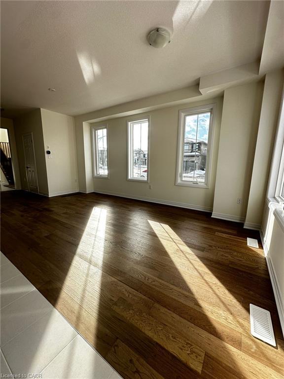 32 Amos Avenue, Brantford, ON - Indoor Photo Showing Other Room