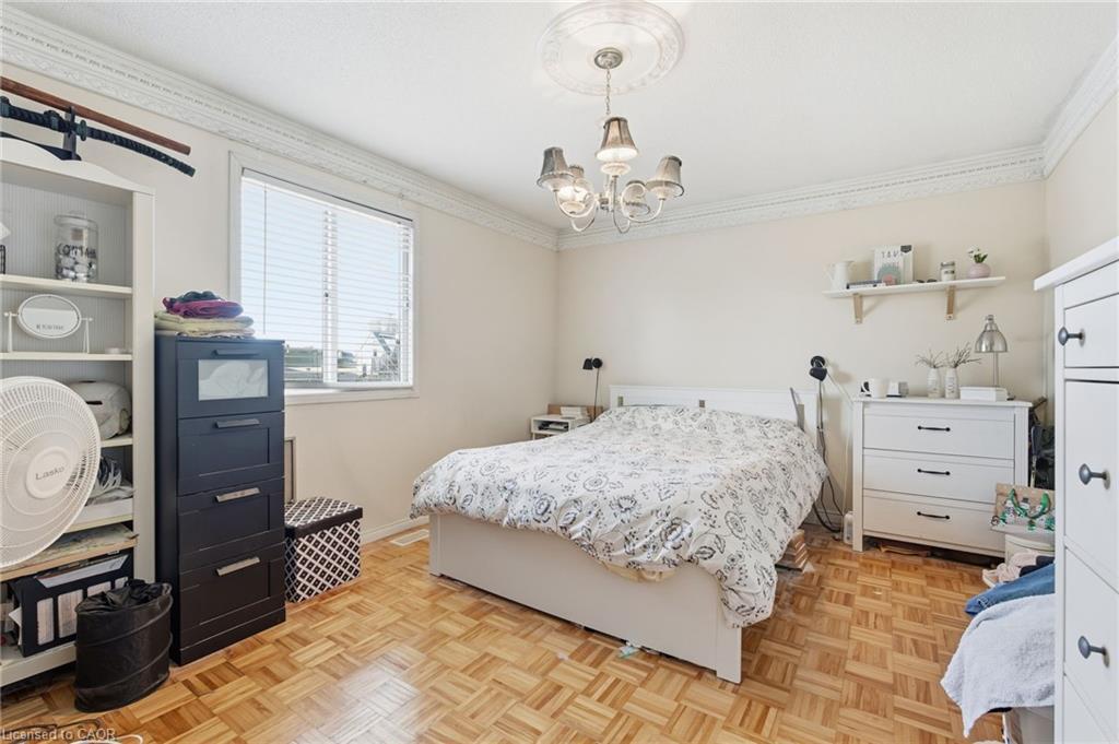 505 Wellington Street N, Hamilton, ON - Indoor Photo Showing Bedroom
