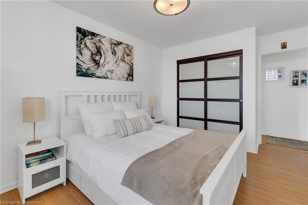 702-81 Church Street, Kitchener, ON - Indoor Photo Showing Bedroom