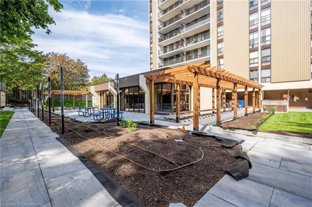 702-81 Church Street, Kitchener, ON - Outdoor