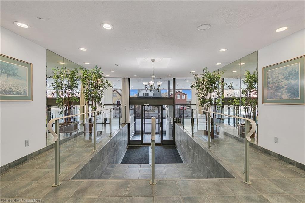 702-81 Church Street, Kitchener, ON - Indoor Photo Showing Other Room