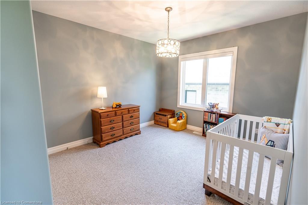 15 Hudson Drive, Brantford, ON - Indoor Photo Showing Bedroom