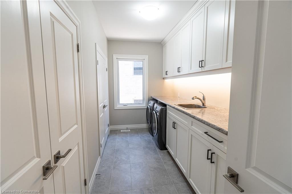 15 Hudson Drive, Brantford, ON - Indoor Photo Showing Kitchen