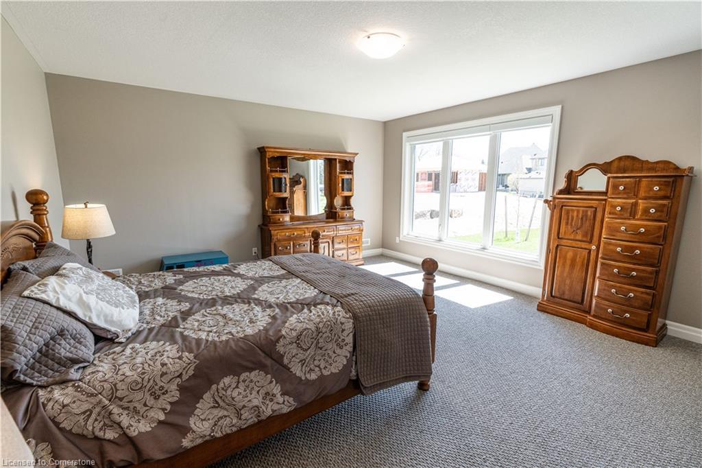 15 Hudson Drive, Brantford, ON - Indoor Photo Showing Bedroom