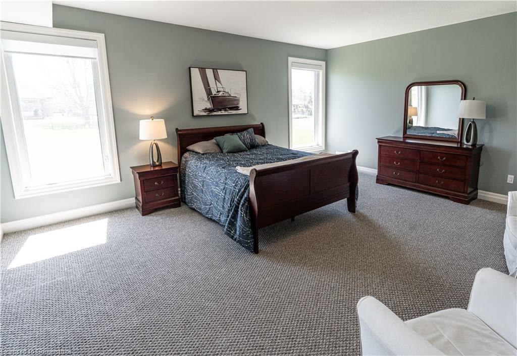 15 Hudson Drive, Brantford, ON - Indoor Photo Showing Bedroom