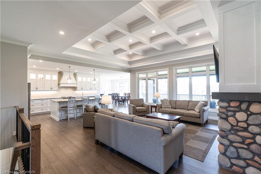 15 Hudson Drive, Brantford, ON - Indoor